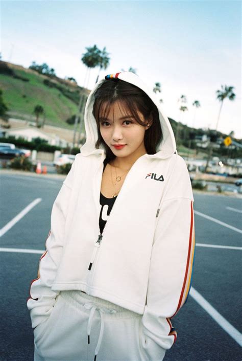 그러나 수영의 악착같은 모습에 태승은 흥미를 느끼는데. 김유정, 휠라와 함께 스프링 패션 제안(화보) - 뉴스컬처