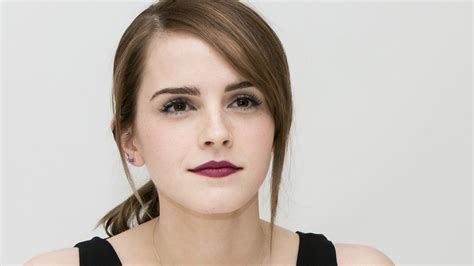 38 Beautiful Hd Emma Watson Wallpapers