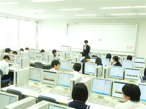 全国の国立・公立・私立大学の大学偏差値ランキング 2021～2022年【最新一覧・学部学科別】です。 大手予備校・出版社が発表している大学の偏差値 そんな疑問をお持ちの受験生も多いと思います。 そんな疑問を解決するのが、私たち『大学偏差値 研究所』の大学偏差値ランキングです。 駒澤大学附属苫小牧高校（北海道）の情報（偏差値・口コミ ...