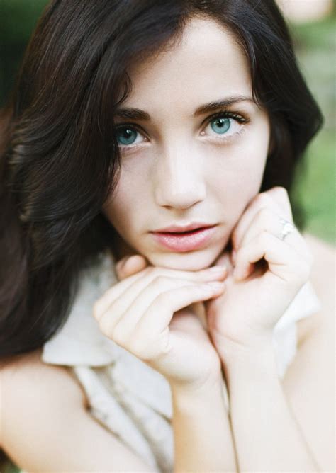 X Emily Rudd Brunette Women Blue Eyes Face Model Wallpaper