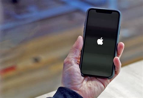 How To Fix An IPhone When The Screen Is Stuck On The Apple Logo Cult