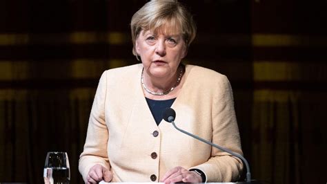 Ex Kanzlerin Merkel Fühlte Sich Als Kohls Mädchen Nicht Wohl Zeit