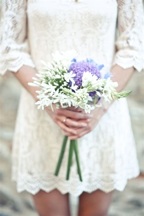 Start by marking un bouquet de coquelicots (littérature) as want to read Mariage: Petit bouquet de mariée d'hiver - Happy Chantilly