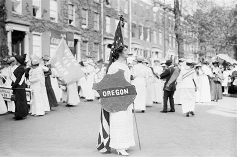 Photos From The 1913 Womens Suffrage Parade Holy Kaw Women In