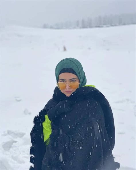 Couple Goals Sana Khan Enjoys Snowfall In Kashmir With Hubby Pictures