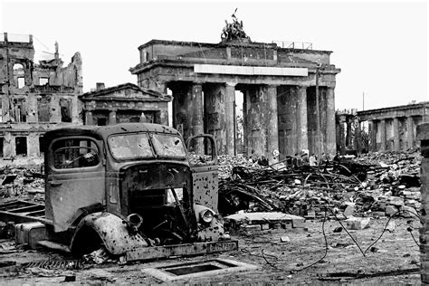 Digital matte painting of the brandenburger gate after the 2nd ww. Brandenburg Gate, The Berlin City Heart - Traveldigg.com