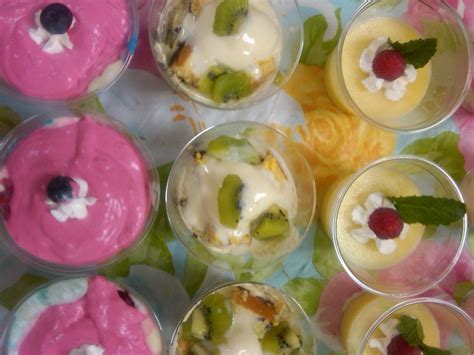 Shooters, cake cups, mini desserts ~ whatever you choose to call them, started out as a restaurant trend and has made its way over to weddings. 100 Simple & Delicious dessert recipes: Shot-Glass Desserts - Kiwi Pineapple