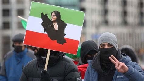 اعتراضات ایران؛ انتقاد از احکام صادره برای معترضان و برگزاری دادگاه