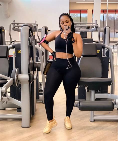 Instagram Hottie Nozipho Zulu Hits The Gym Za