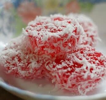 Sejukkan kuih dan boleh dikeluarkan dari acuan. Resepi Kuih Sagu Kukus Paling Mudah - Informasi Santai