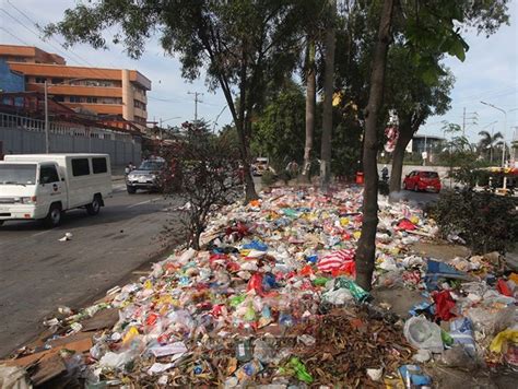 Massive Amount Of Garbage Spotted Scattered Along Streets Of Caloocan