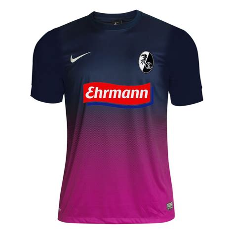 Die marke nike bringt mit der mütze ein wunderbares produkt auf den markt. Bild: SC Freiburg - Ausweich-Trikot Fussball-Bundesliga ...