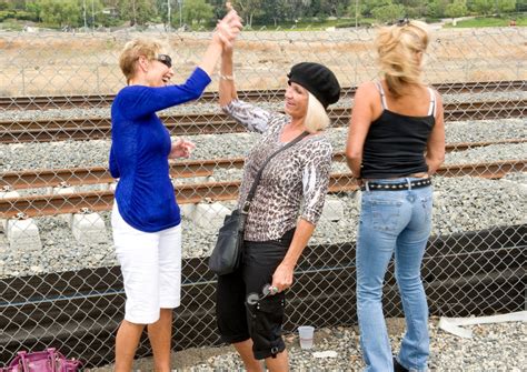 Train Mooning Attracts Scores Of Bare Bums Orange County Register