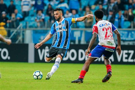 Os baianos terminaram a etapa com 46% de posse de bola e três finalizações. Gremio x Bahia | RS - FUTEBOL/CAMPEONATO BRASILEIRO 2017 ...