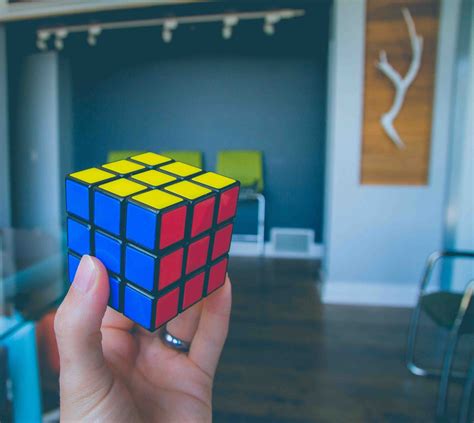 Como Montar O Cubo Mágico De Maneira Mais Simples