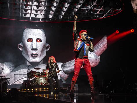 concert review las vegas review journal rock greats queen hit their