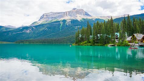 Travel Canada Emerald Lake Yoho National Park Styled To Sparkle