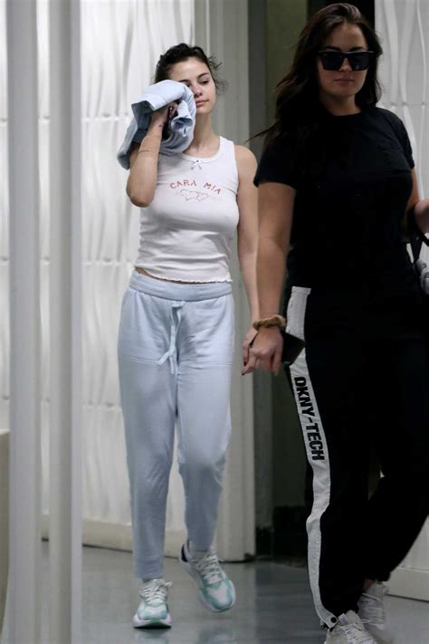 Selena Gomez In A Gray Sweatpants Was Seen Out In Los Angeles 0401