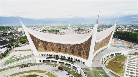 Masjid Raya Sumatera Barat Adalah Masjid Terbesar Di Sumatera Barat