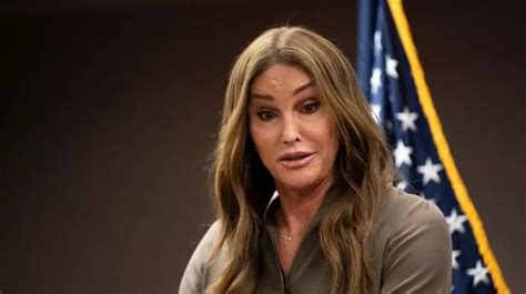 Caitlyn Jenner Suffers Twitter Fail As She S Accused Of Posting From Burner Account Mirror