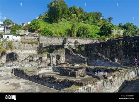 St Pierre In Ruins Martinique Fotos Und Bildmaterial In Hoher