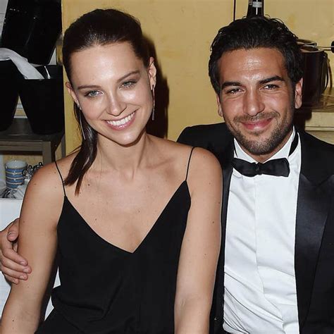 Wer ist die frau, die elyas m'barek offenbar gehörig den kopf verdreht hat? Elyas M'Barek Trennung: Alles aus mit Julia Czechner ...