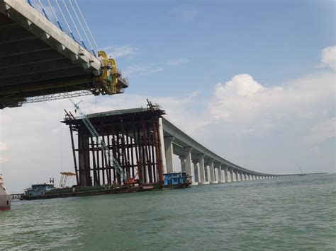 Jambatan pulau pinang merupakan jambatan kedua terpanjang di malaysia dan kelima terpanjang di asia tenggara. Hidayu's Journal: 2nd Penang Bridge