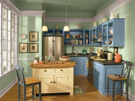 Past cabinets show that it is standard to install cabinets. Tall Kitchen Cabinets: Pictures, Ideas & Tips From HGTV | HGTV