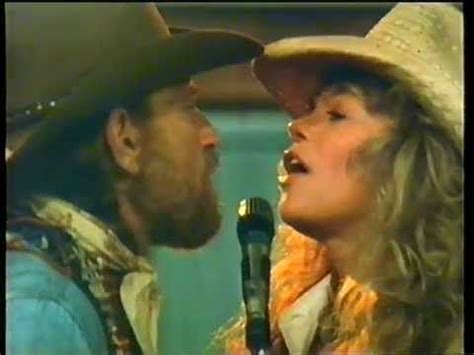 ‎mira tráilers, lee reseñas de clientes y críticos y compra honeysuckle rose dirigido por jerry schatzberg. Willie Nelson & Dyan Cannon - "Loving You Is Easier Than ...