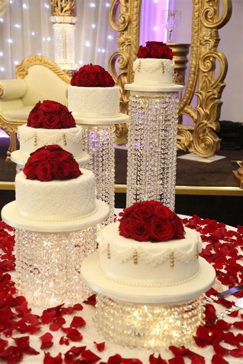From cakes and chocolates to gourmet dining, wellness and beauty experiences, the mandarin oriental shop presents a range of offers available for delivery in hong kong. Iced Collection spiral style 801 - Asian Wedding Cakes