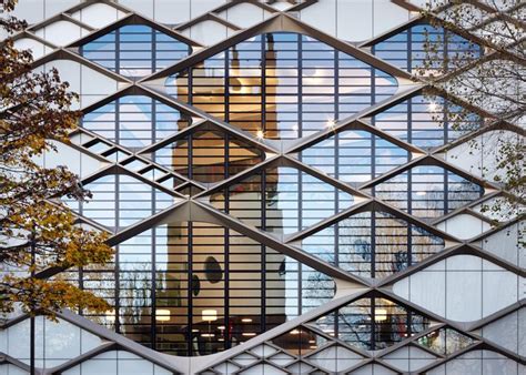 Twelve Architects Adds Patterned Facade To University Building