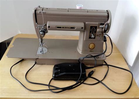 Singer is a top brand with sewing machines. Vintage Singer 301-A Working Sewing Machine Trapezoid Case ...