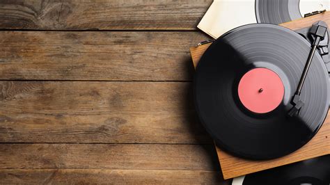 5 Fun Ways To Upcycle Your Old Vinyl Records As Home Decor