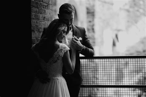 6 Tips On How To Look Good In Your Wedding Photos Couple Of London