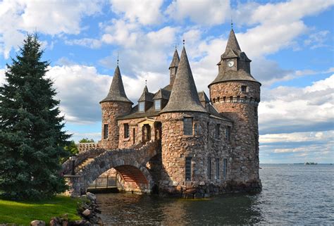 10 Fairy Tale Castles In Canada You Can Visit Fairytale Castle Boldt