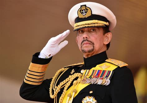 Sultan Of Brunei Golden Jubilee Gilded Chariot Procession Marks King
