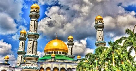 60th birthday parade for the sultan of brunei, hassanal. Berita TV Malaysia: Apakah pedang yang dihunus oleh Sultan ...