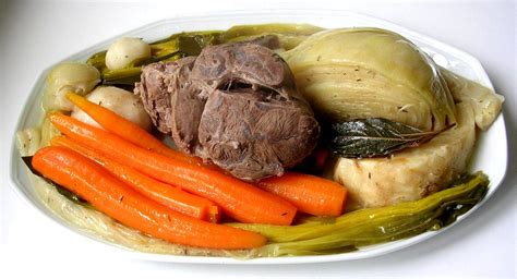 Découvrez les ingrédients, ustensiles et étapes de préparation. Pot-au-feu — Wikipédia