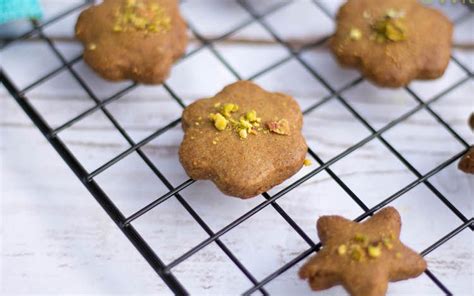 nan e nokhodchi persian chickpea cookies with cardamom and pistachios [vegan gluten free