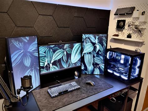 Finally Got Myself A Peg Board Battlestations Computer Desk Setup