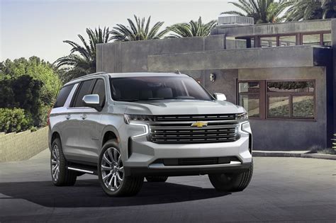 2022 Chevrolet Suburban Review Pricing Chevy Suburban Suv Models