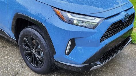 2022 Toyota Rav4 Xse Hybrid — Good Looks Excellent Mpg