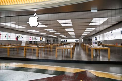 58,822 likes · 1,370 talking about this. Apple closes all stores globally outside China until March ...