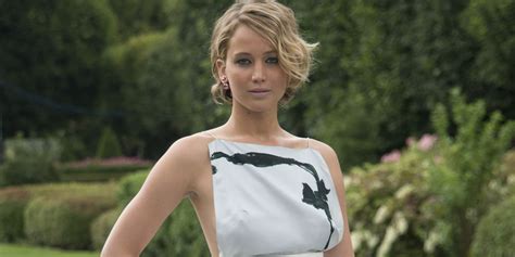 Jennifer Lawrence Nude Photos Twitter To Suspend Accounts Sharing