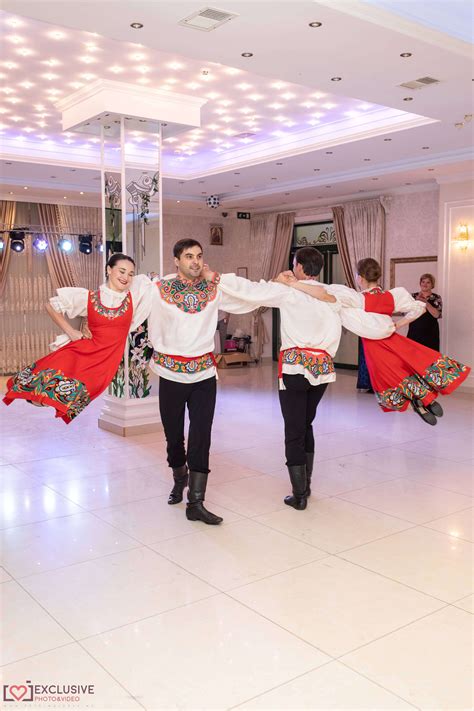 Dansuri Traditionale Rusesti ⭐ansamblu Basarabenii Dansatori Pentru