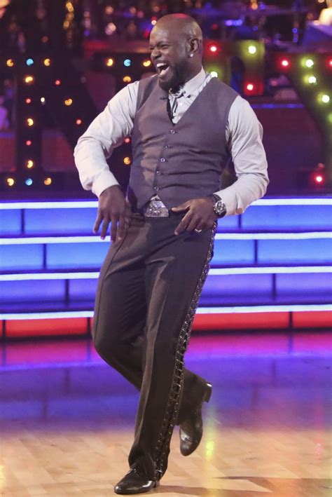 Emmitt Smith Gets Big Points For A Bad Dance On Dancing With The Stars