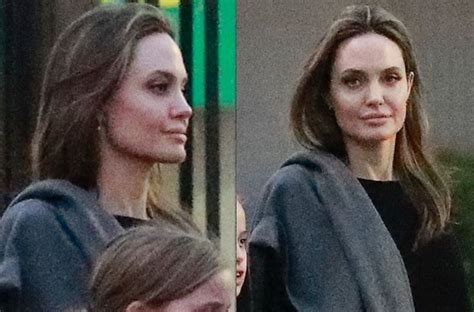 Uśmiechnięta Angelina Jolie Na Spacerze Z Córką Plotek
