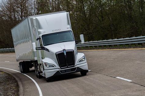 Paccar Anounces Tie Up With Toyota For Hydrogen Fuel Cell Truck