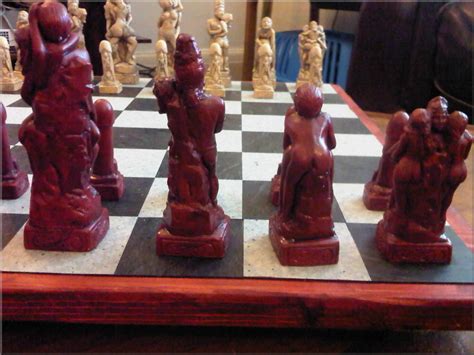 Adulte érotique Sex Themed Kama Sutra Chess Set Avec Deux Extra Queens