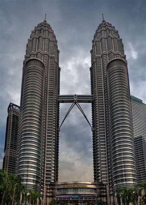 These twin towers are also known as twin skyscrapers and are the tallest building in kuala lumpur, the capital of malaysia. The ‪Petronas Towers in ‎Kuala Lumpur‬, ‎Malaysia, is the ...